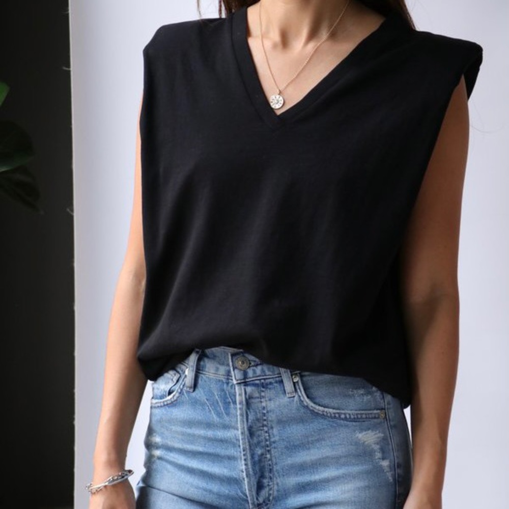 Citizens of Humanity Padded Shoulder V Neck Top in Black size Medium Minimalist
